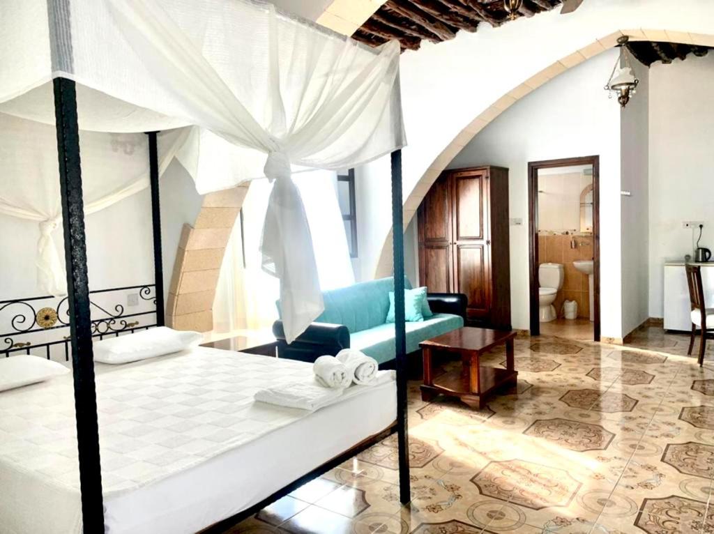 Villa Lembos Hotel Karpaz Rizokarpaso Exterior photo